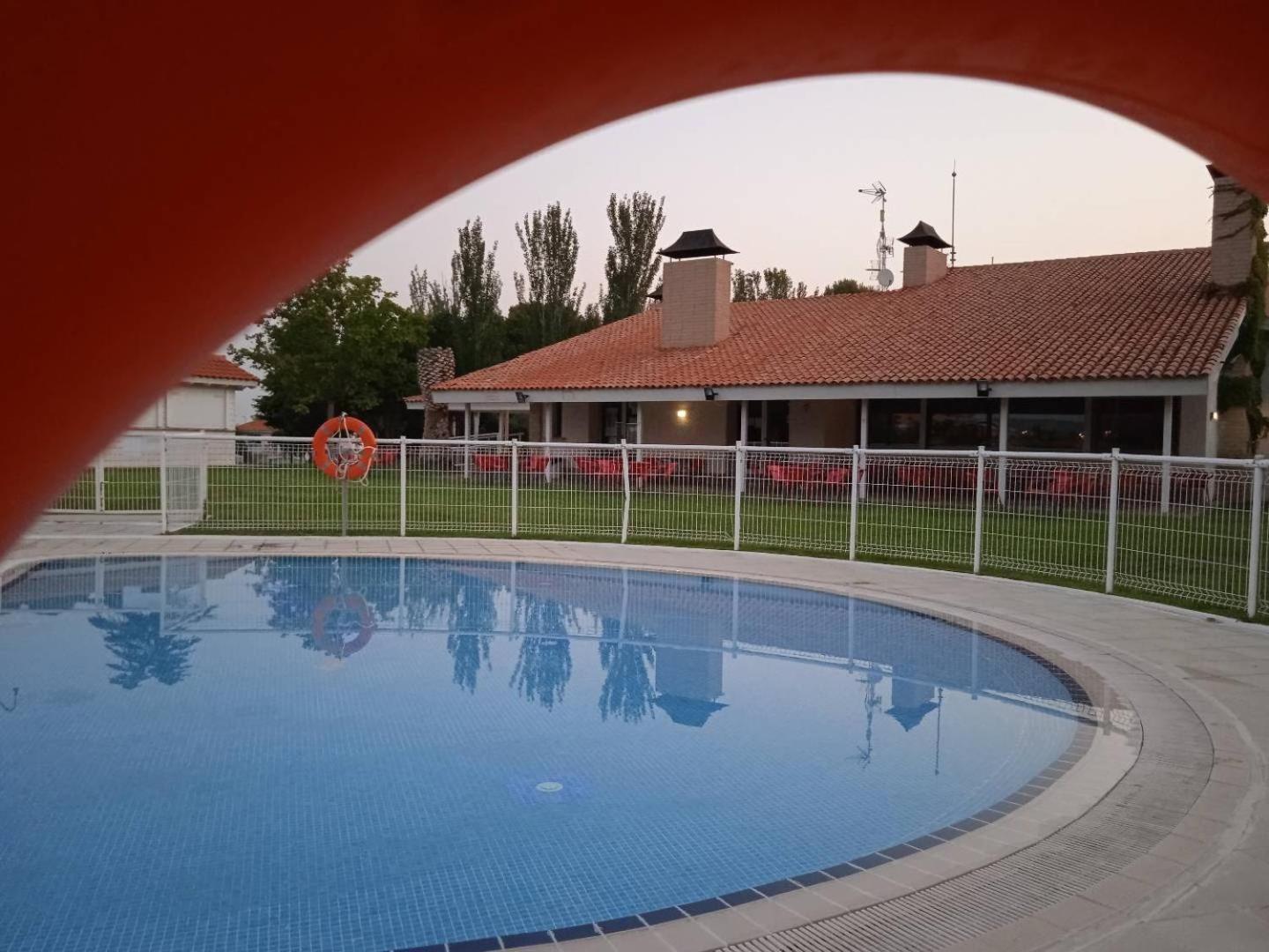 Albergue Zaragoza Camping المظهر الخارجي الصورة