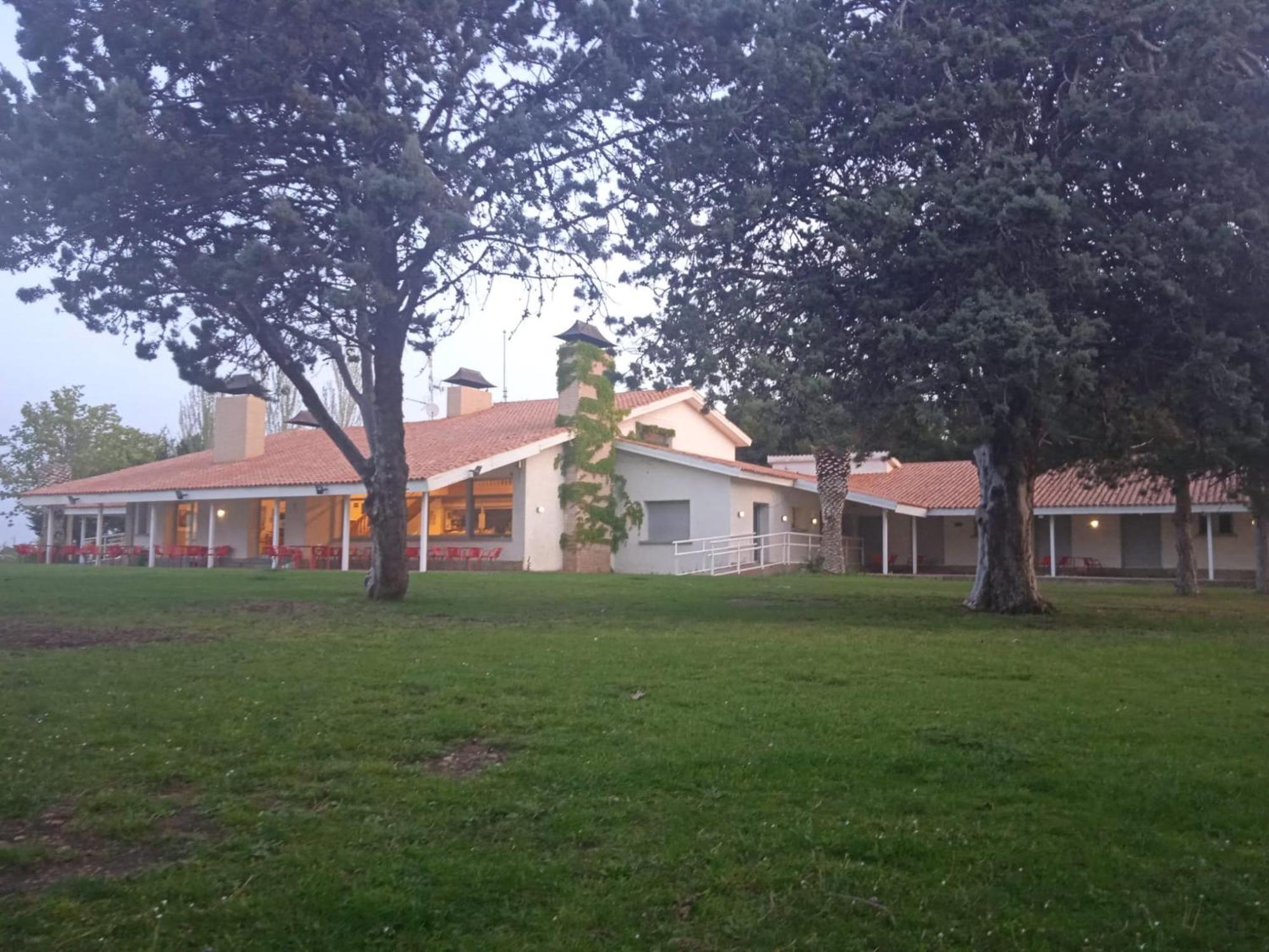 Albergue Zaragoza Camping المظهر الخارجي الصورة