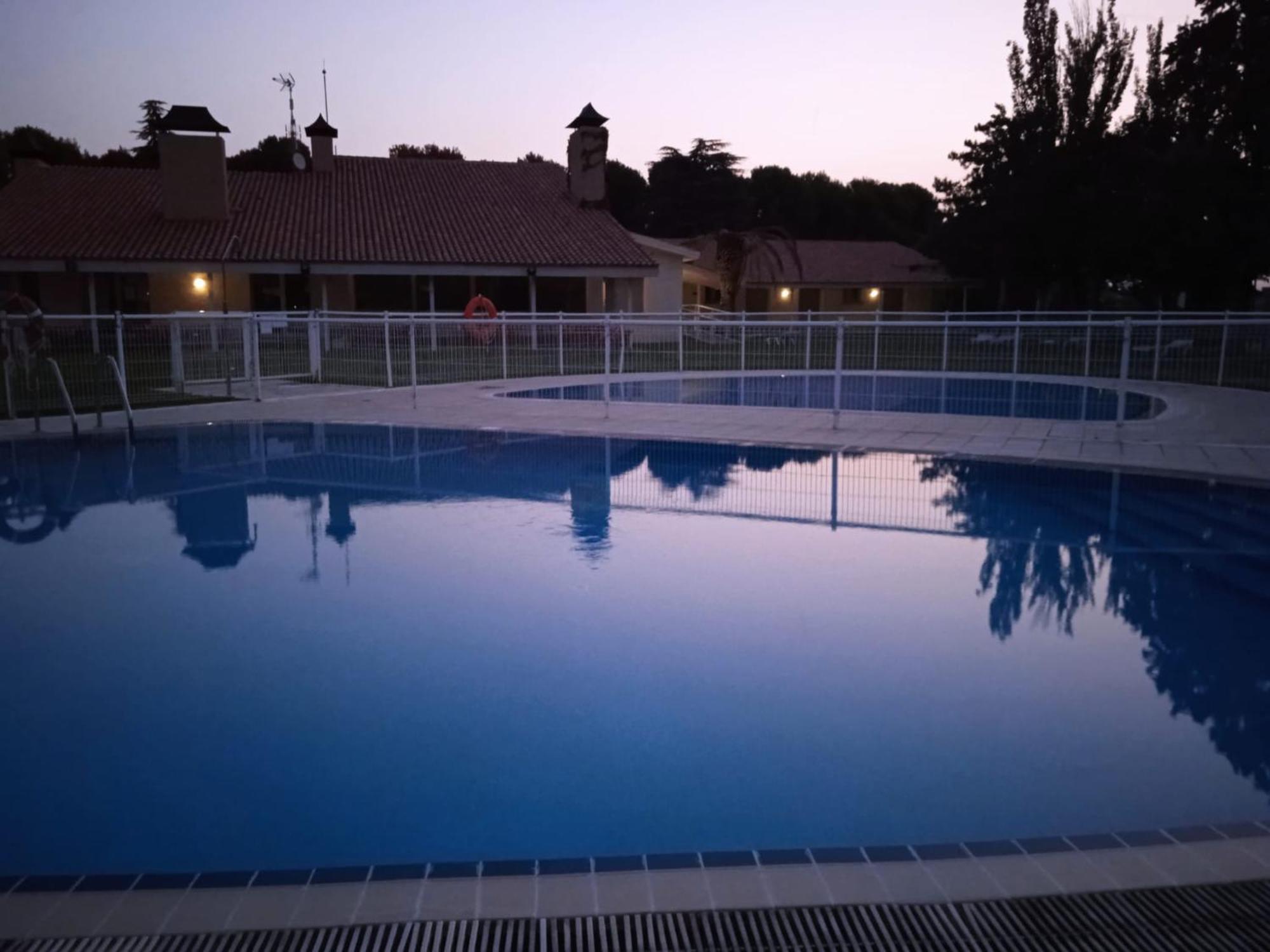 Albergue Zaragoza Camping المظهر الخارجي الصورة