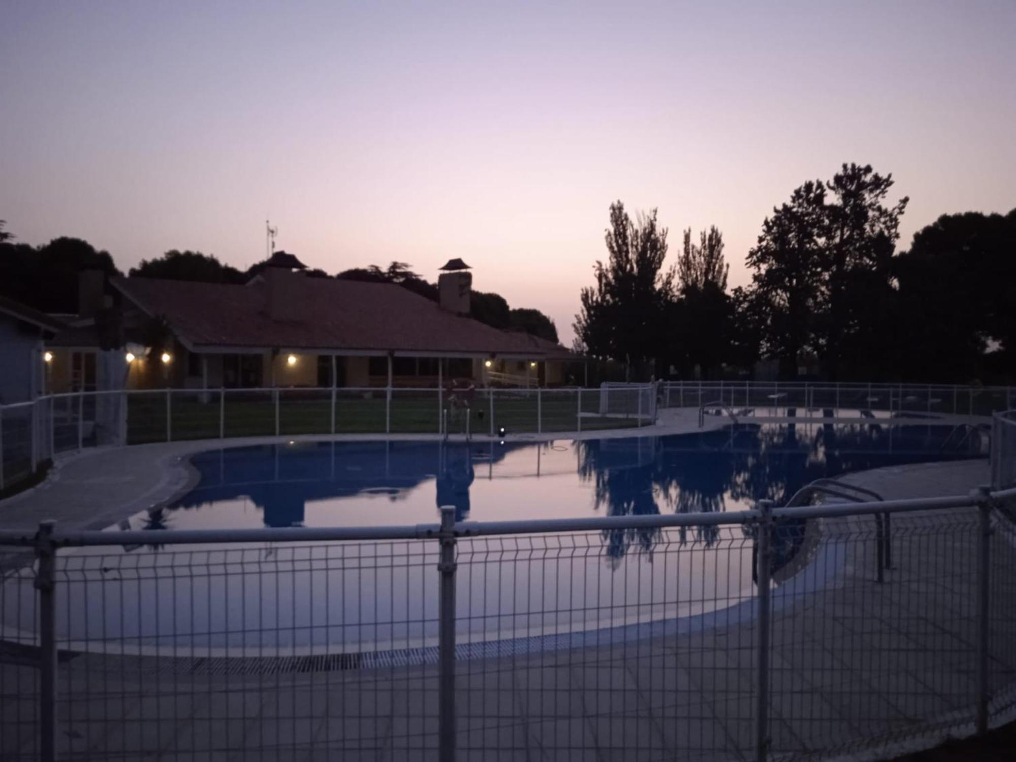 Albergue Zaragoza Camping المظهر الخارجي الصورة